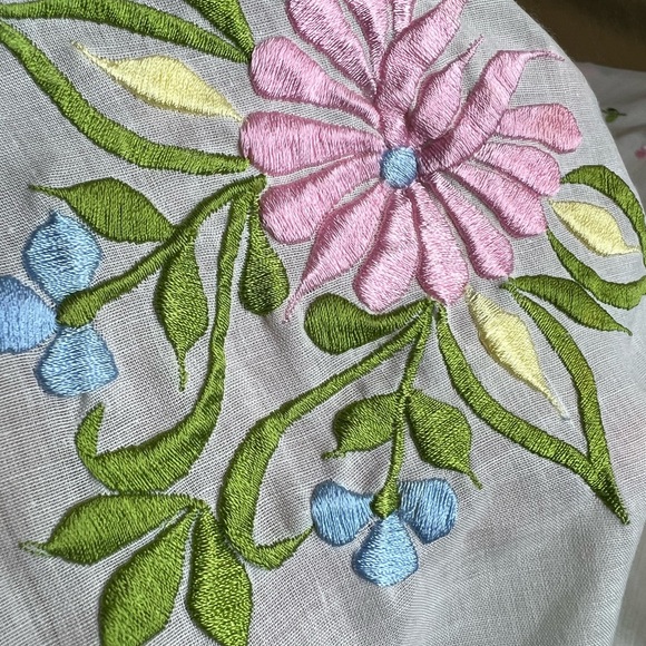 Women’s Vintage Embroidered Top Blouse sheer 60s white- pink - green size M - Picture 11 of 12